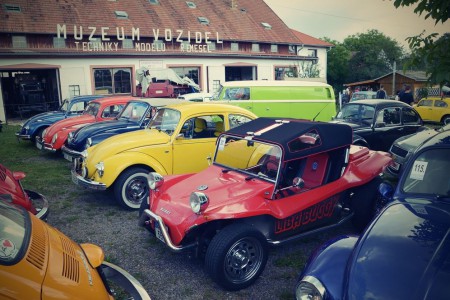 vw-brouk-sraz-hosin-2014-zastavka-v-muzeu-porezany